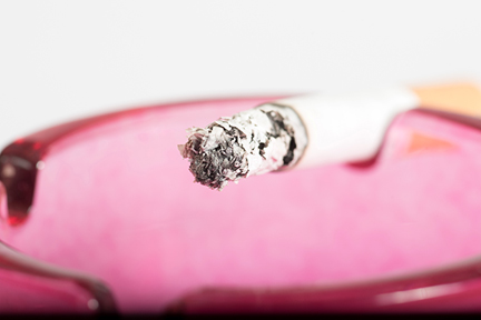 cigarette-poker-game-wp
